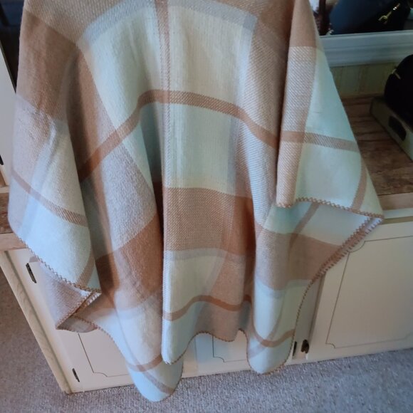 Cato one size wrap. - Picture 4 of 4